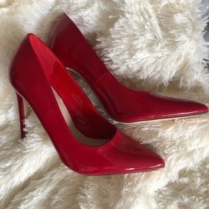 Red heels 👠